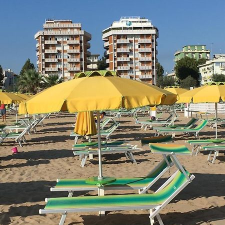 Appartamento Fronte Mare Rimini Eksteriør bilde