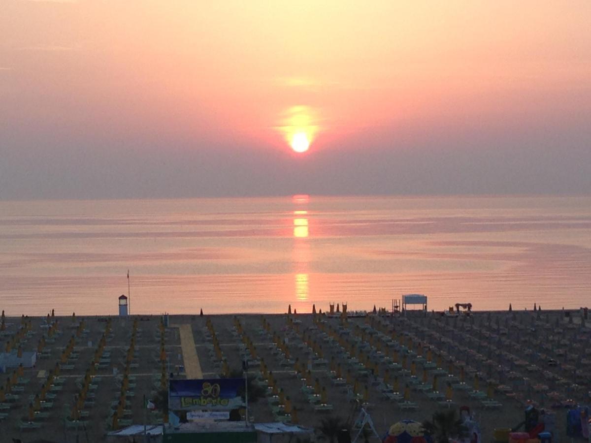 Appartamento Fronte Mare Rimini Eksteriør bilde