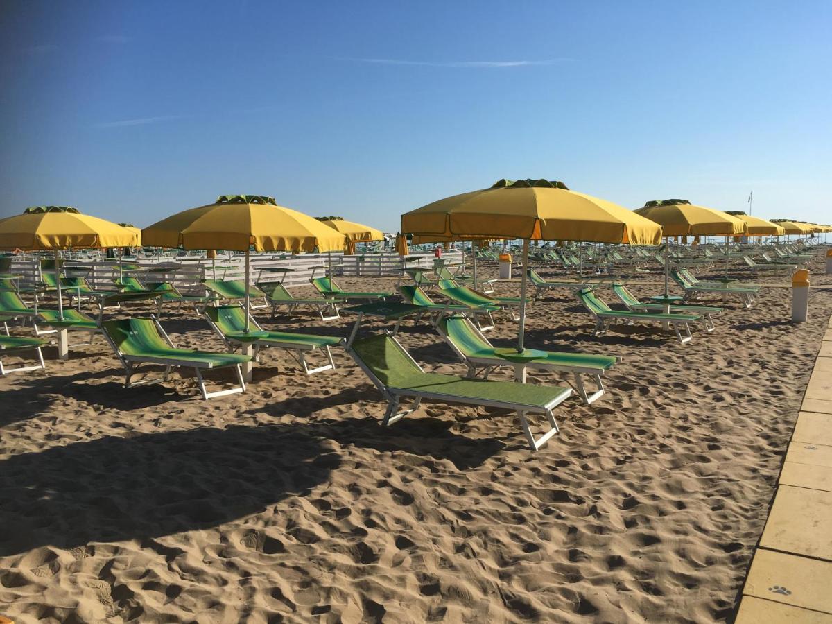 Appartamento Fronte Mare Rimini Eksteriør bilde