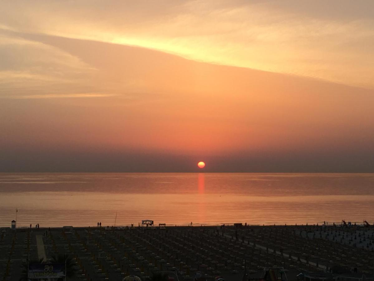 Appartamento Fronte Mare Rimini Eksteriør bilde
