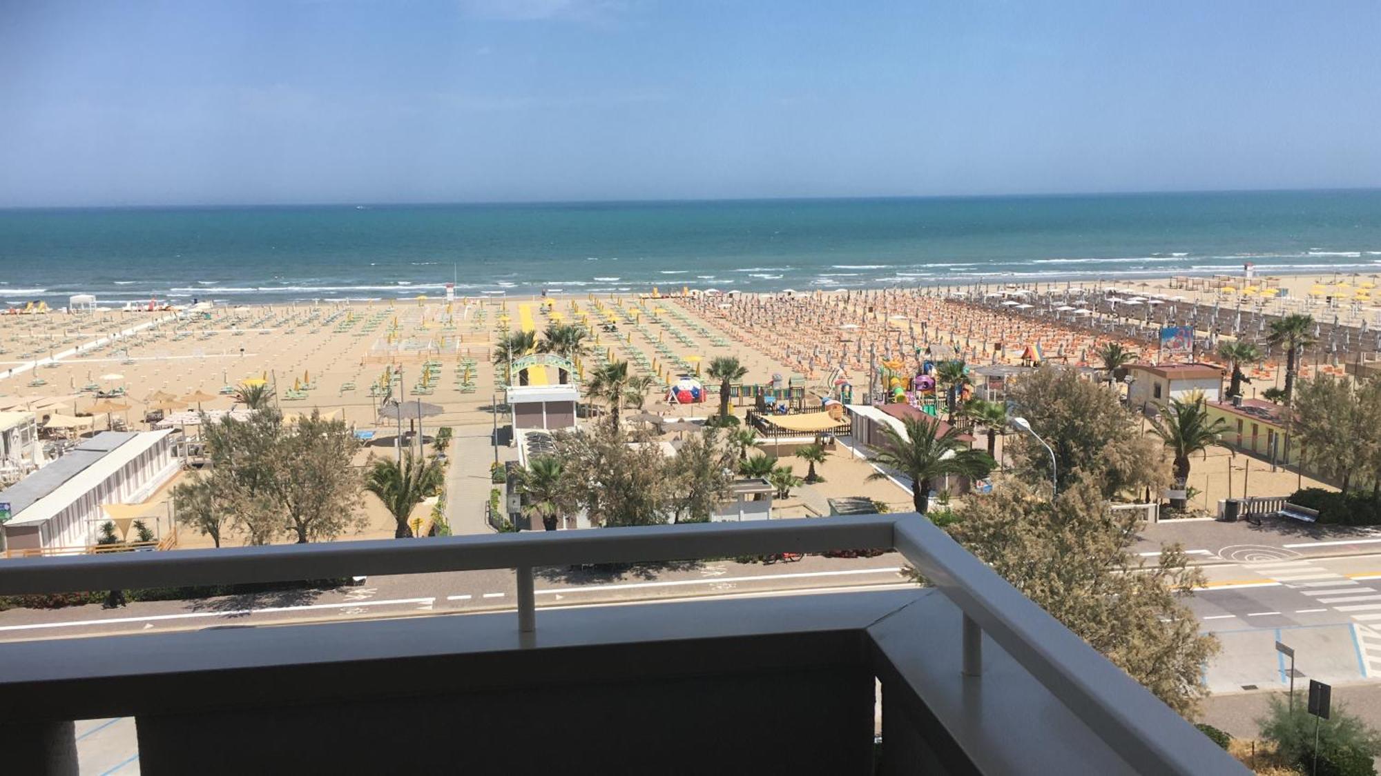 Appartamento Fronte Mare Rimini Eksteriør bilde